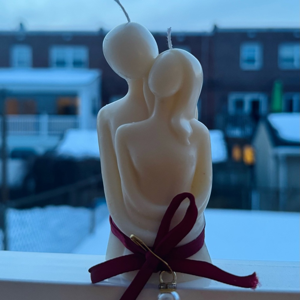 Romantic Cream Couple Candle